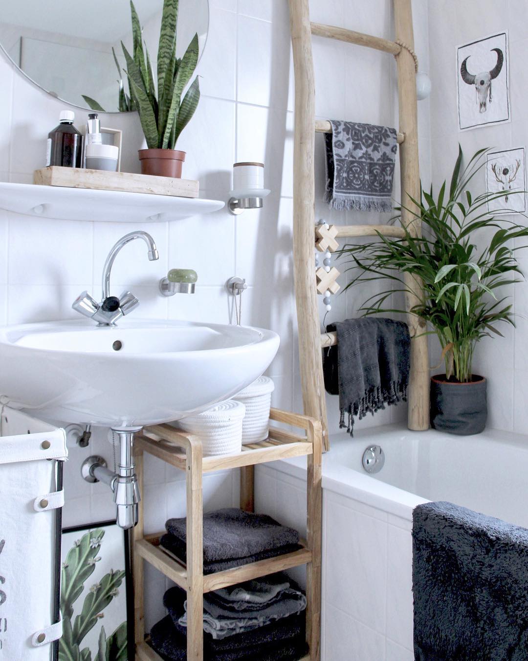 Fresh-guest-bathroom