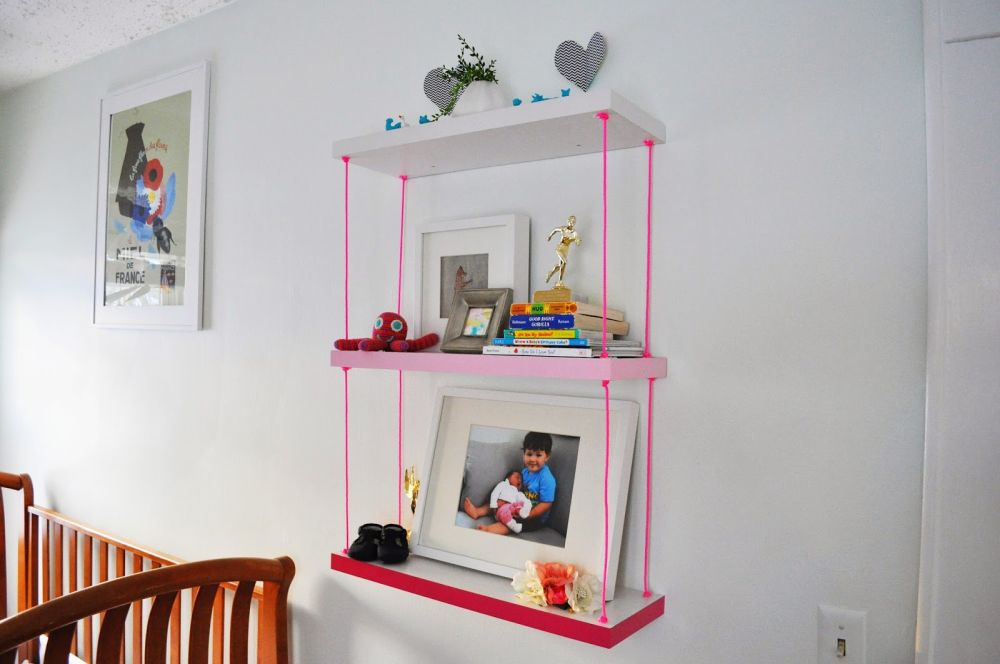 Hanging-ombre-shelves-with-pink-rope