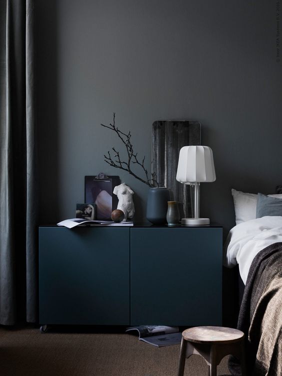Ikea-bedroom-in-dark-colors-looks-very-modern-and-chic