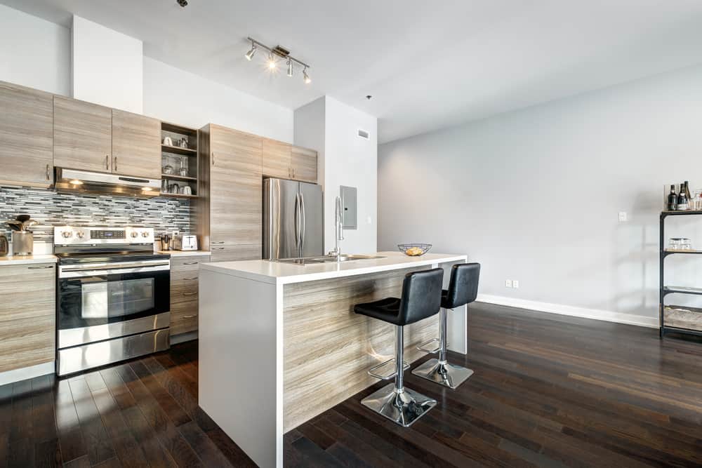 Mixing-dark-wood-and-light-wood-modern-kitchen-ideas