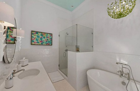 Nautical inspired bathroom