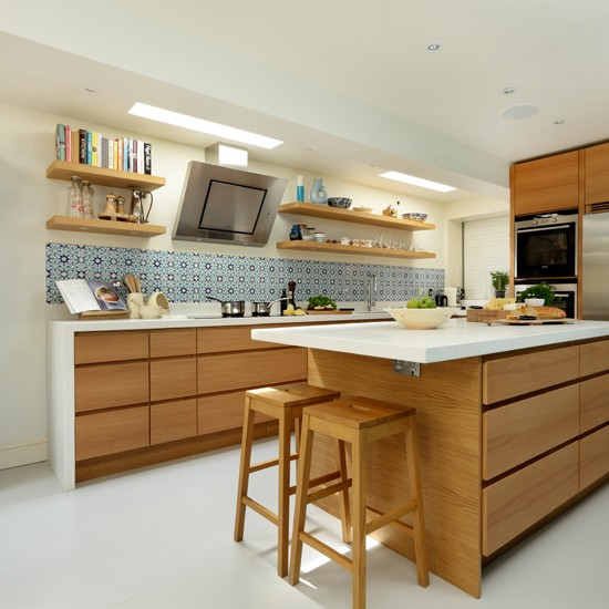 Wood-and-white-worktop-kitchen-beautiful