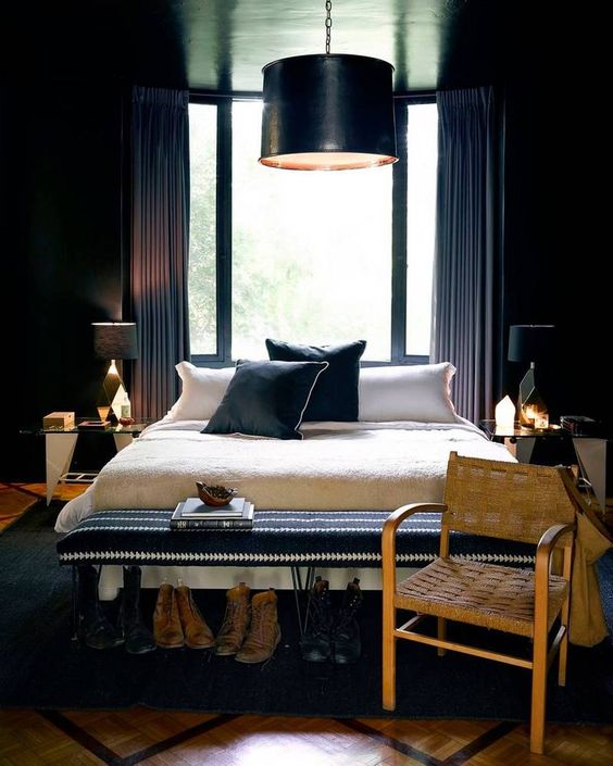 Chic-bedroom-with-an-art-deco-twist-and-geometric-and-gold-details
