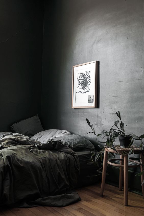 Grey-moody-bedroom-with-organic-decor