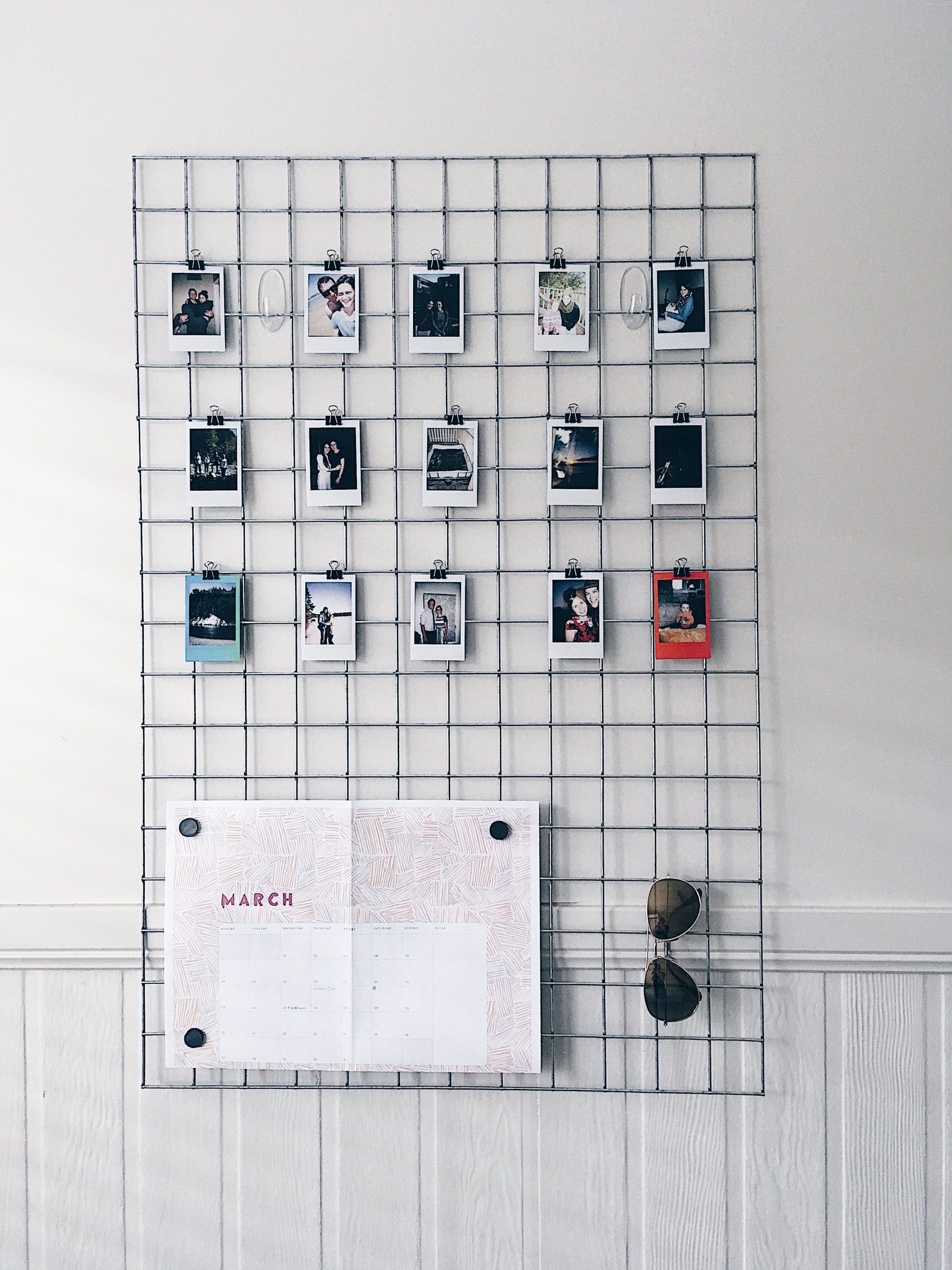 Mood-board-made-from-mesh-polaroid-photo-display-bedroom-decor-696x928-1