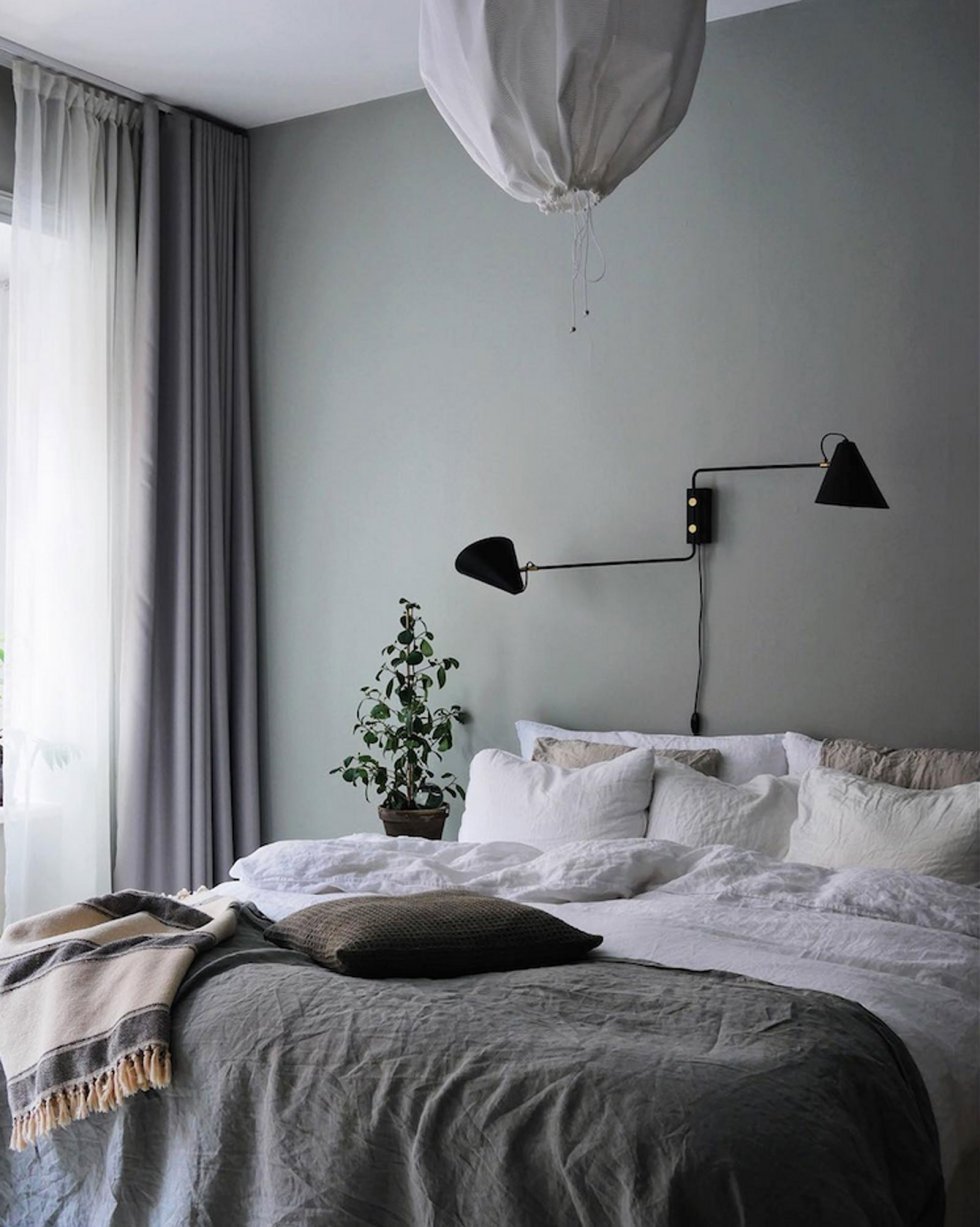 Pale_turquise_bed_calm_cozy_scandinavian-1