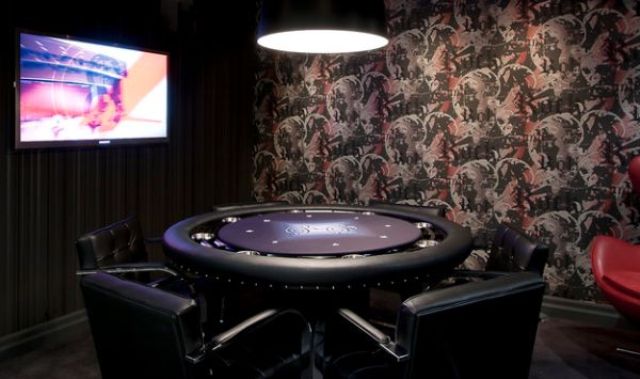 Poker-basement-game-room