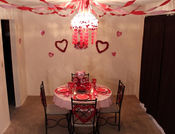 Valentines-day-dinner-decorations