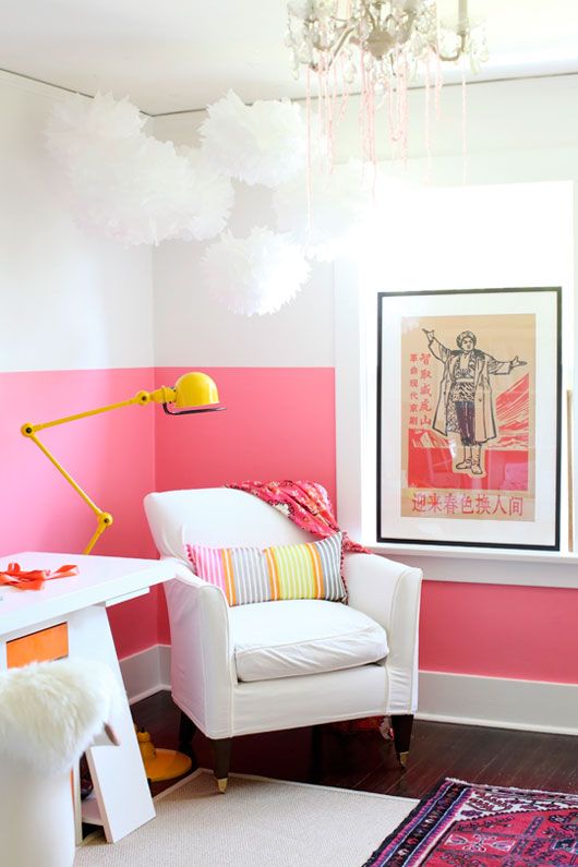 1-07-a-girlish-home-office-will-look-bolder-and-cooler-if-you-go-for-a-color-blocked-wall
