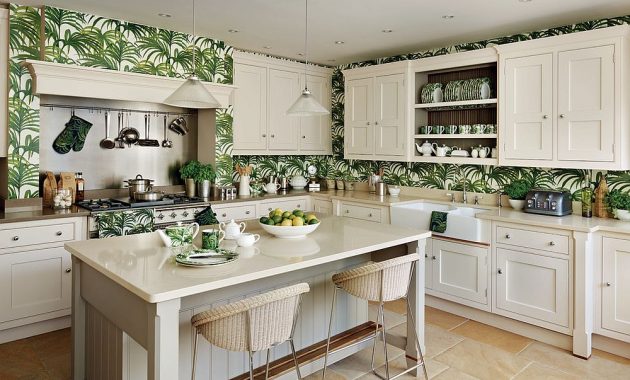 1-traditional-kitchen-in-white-with-tropical-wallpaper