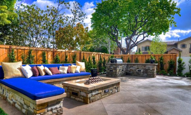 2-18-cerulean-skies-fireplace-idea-homebnc