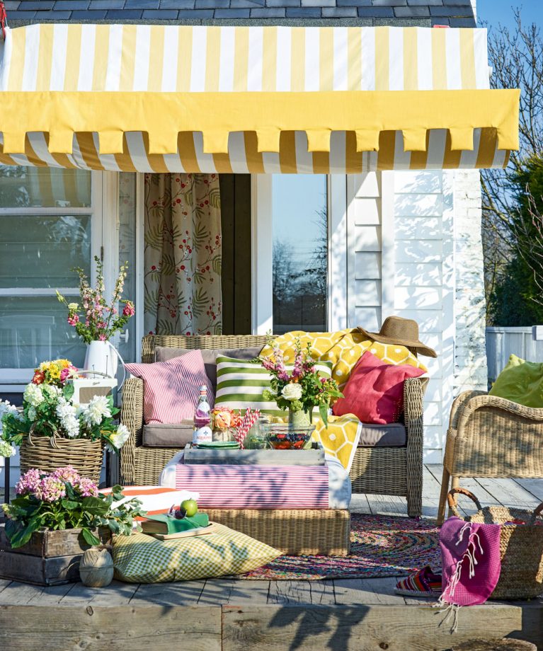 2-garden-patio-ideas-with-canopy-767x920-1