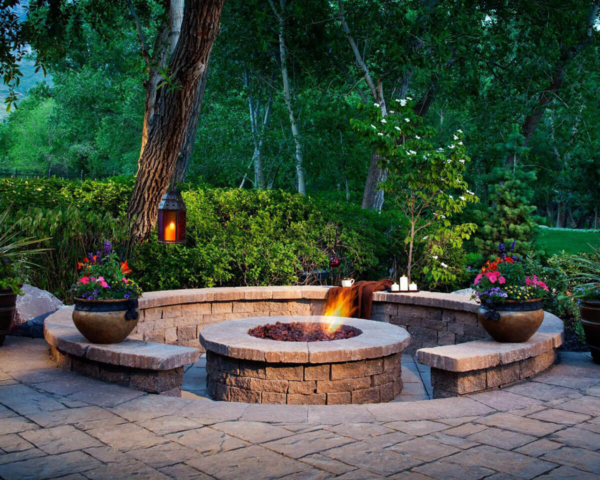 21-round-firepit-area-ideas-homebnc-1