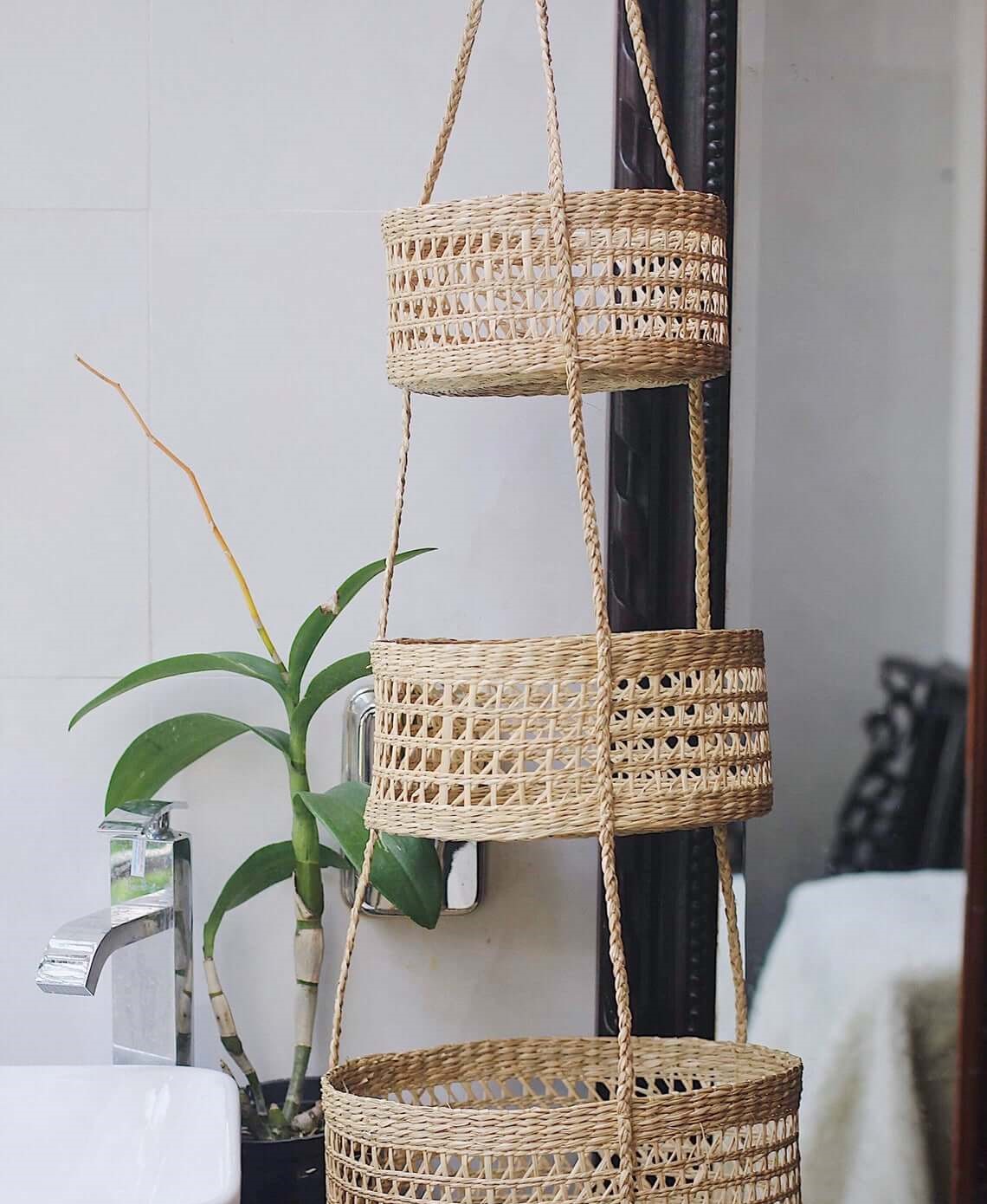 3-09f-hanging-bathroom-storage-ideas-homebnc-v5
