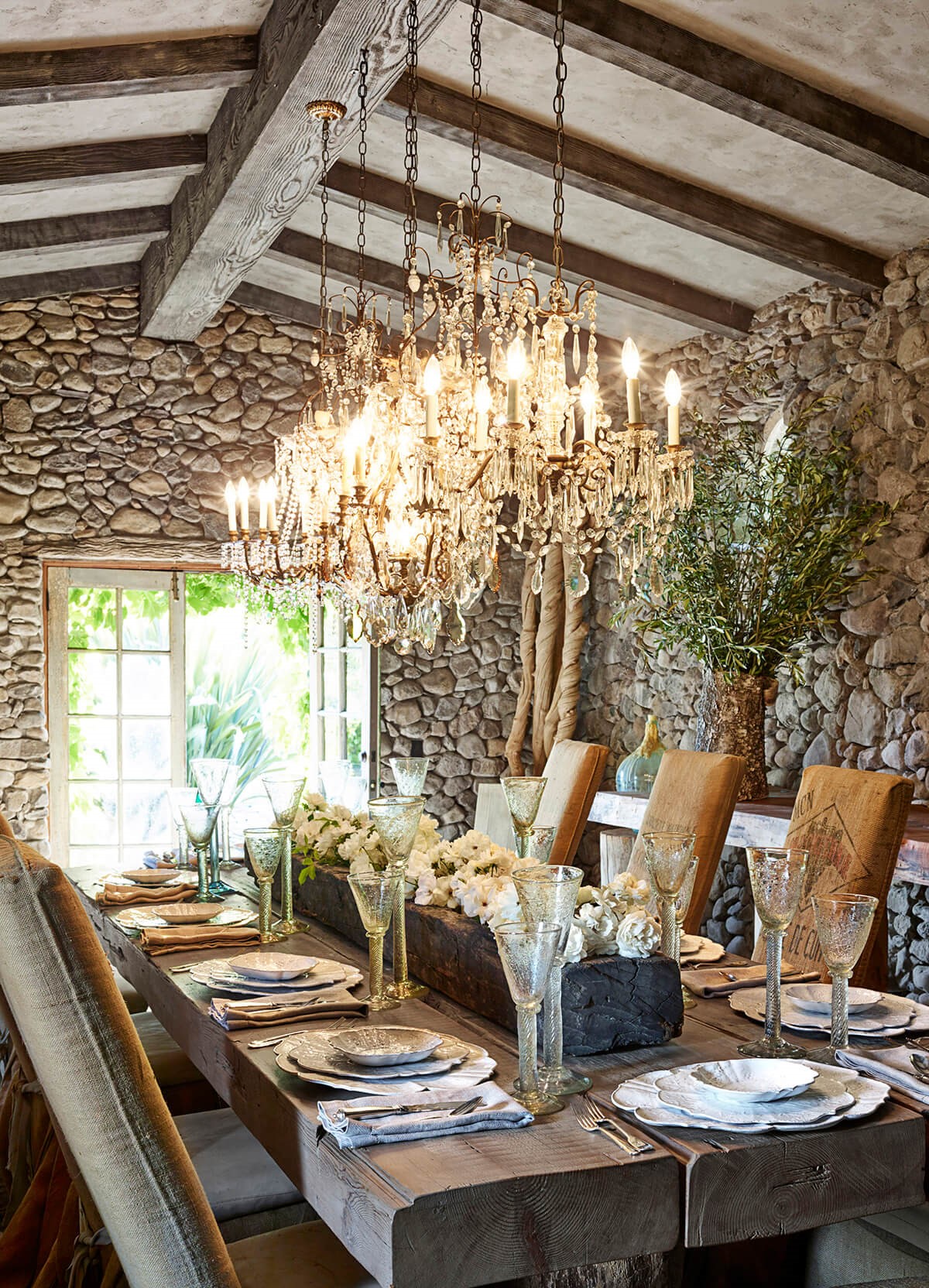 3-21-interior-stone-wall-ideas-homebnc-1