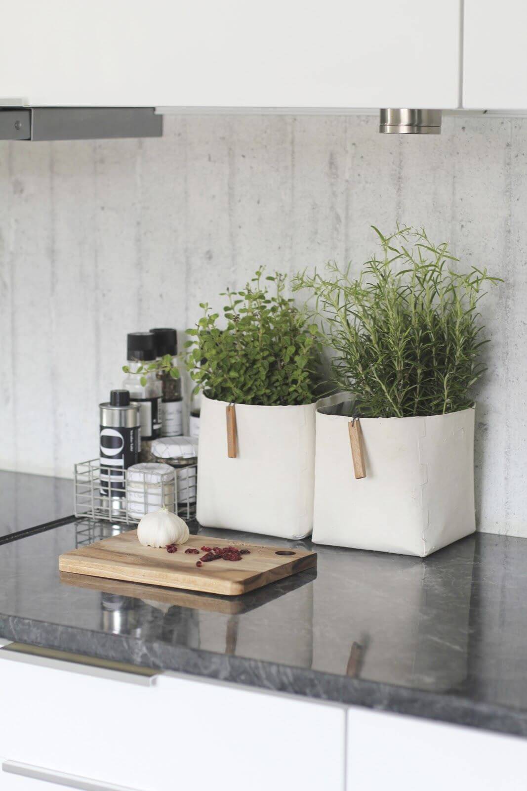 30-kitchen-counter-top-organizing-ideas-homebnc
