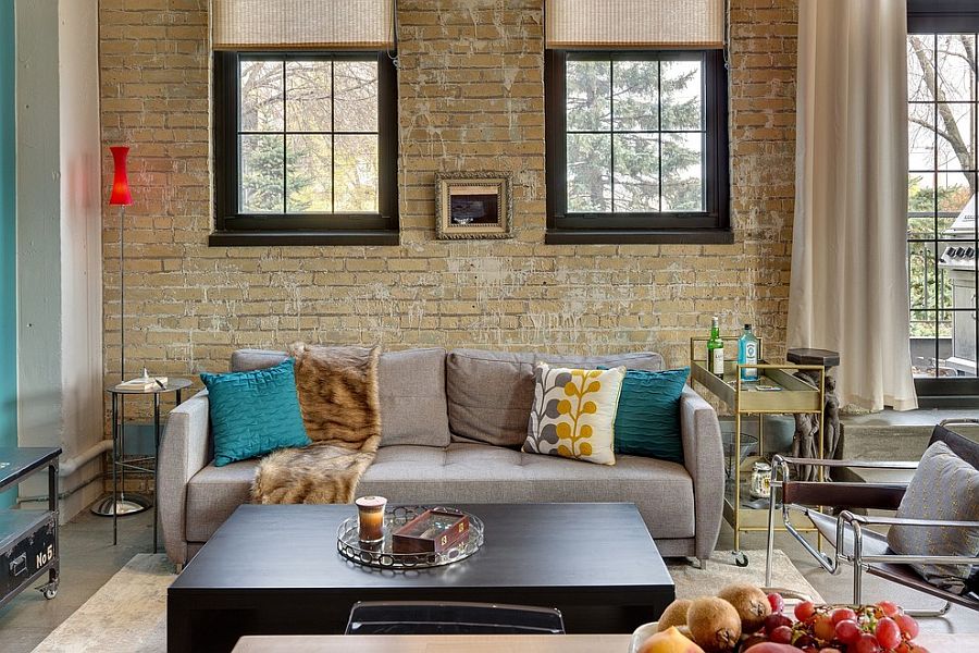 A-hint-of-black-anchors-the-eclectic-room