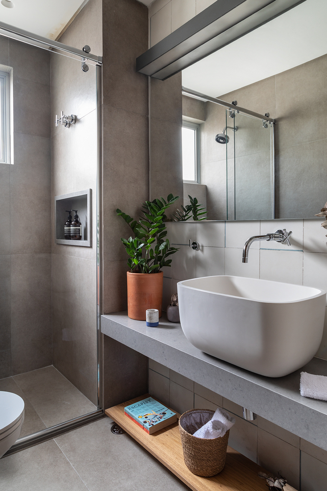 Apartment design with unusual colors and materials for a bold personality 5