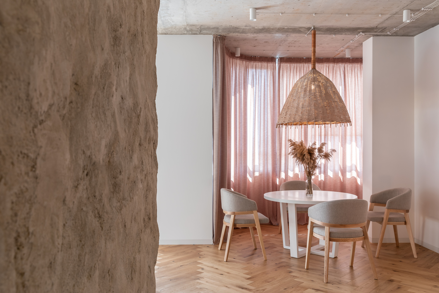 Apartment design for a young to share views of a home as a place of strength 3