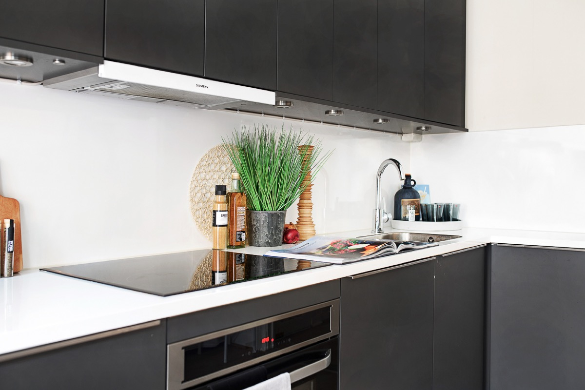 Beautiful apartment design with visual separation and even a feeling of airiness 3