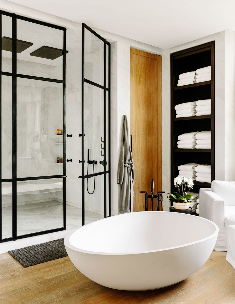 Black and white bathroom