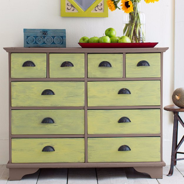Chalk-finish-paint-dresser