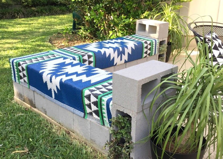 Cinder-blocks-bench-for-outdoor