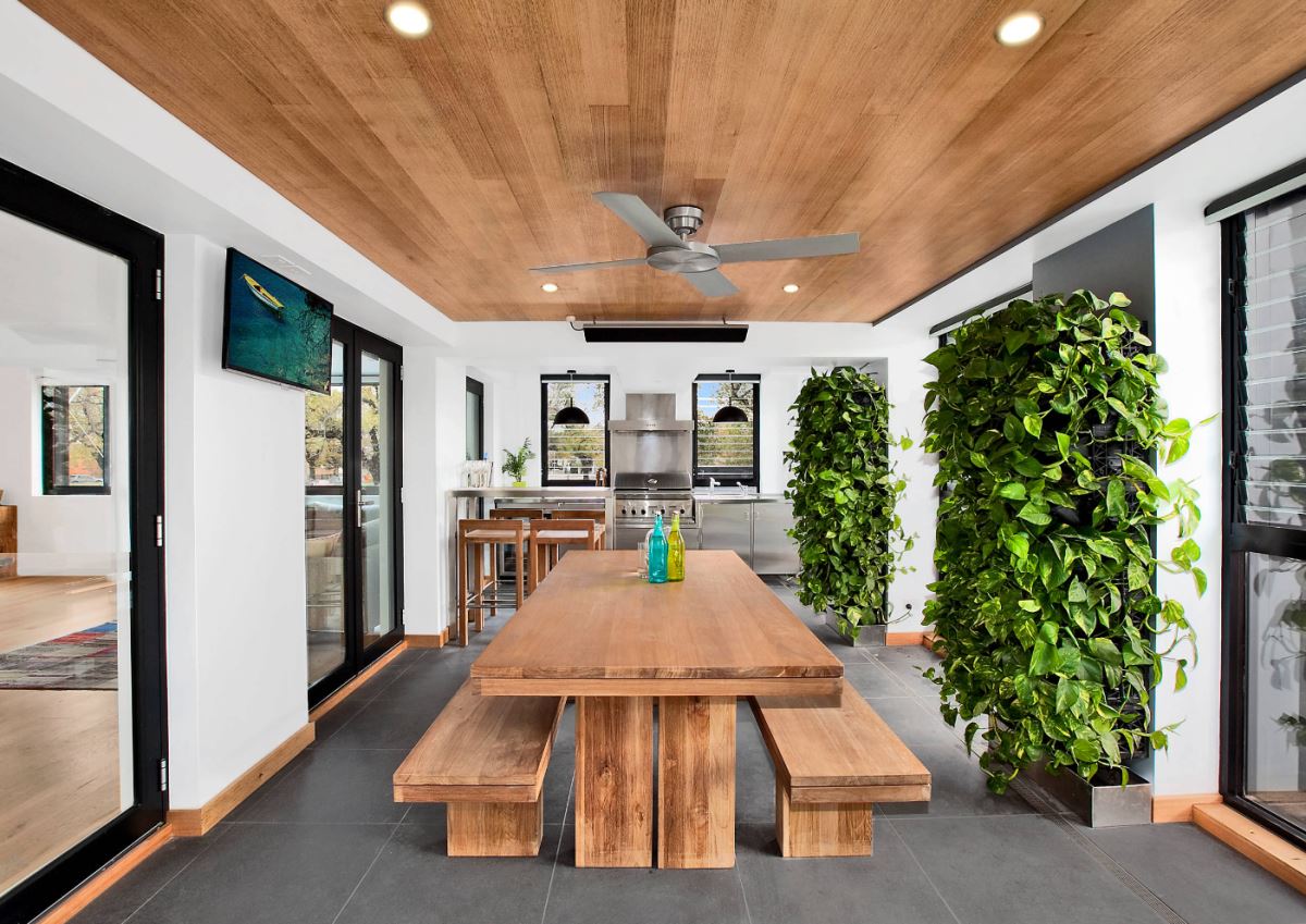 Contemporary-dining-room-with-vertical-gardens