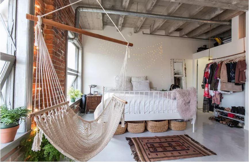 Industrial home decoration with exposed bricks