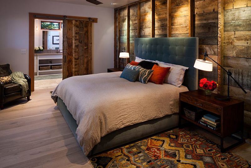 Mind-blowing bedroom with barndoor