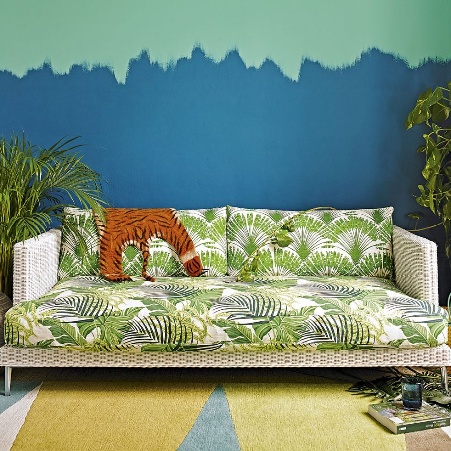 Modern-tropical-living-room-with-vibrant-palm-print-sofa_0-920x920-1