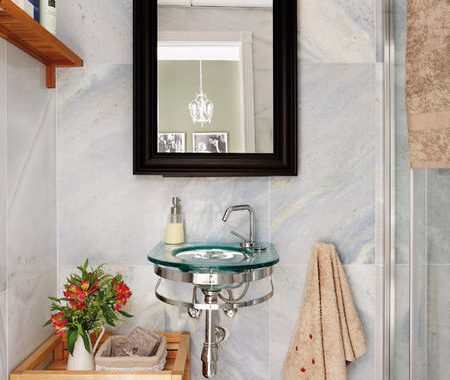 Small apartment interior design with interesting game of colors 6