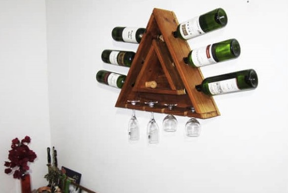 Triangular-pallet-wine-rack