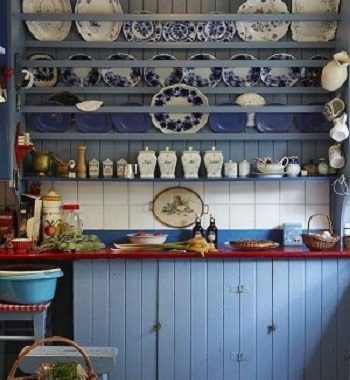 Gorgeous Blue Color Plate Racks Ideas That Give You A Calming And Noble Feeling