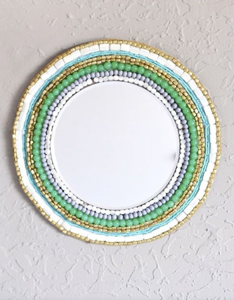 Beaded-wall-mirror-boho-decor-ideas-1580852782