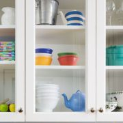 Gallery-1501515909-kitchen-shelves