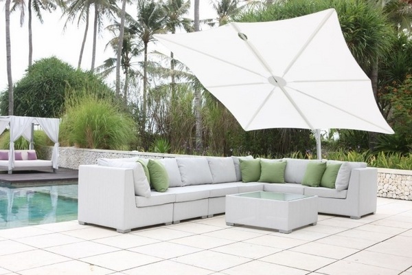 Patio-design-swimming-pool-modern-outdoor-furniture-rectangular-umbrella-1