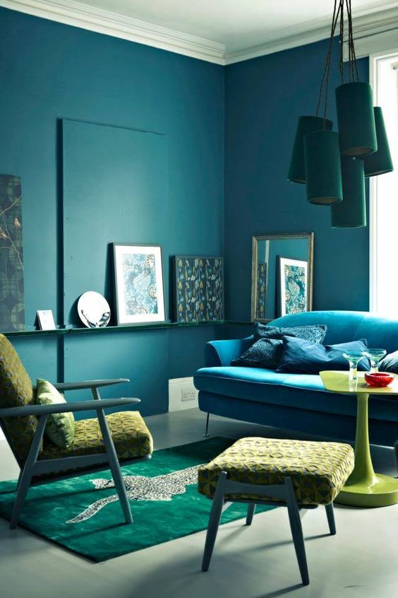 02-look-at-this-blue-teal-emerald-and-green-room-it-looks-absolutely-harmonious-and-bold-shades-are-complement-with-deepr-ones