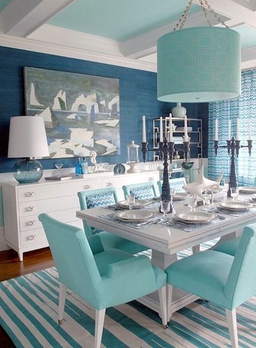03-in-this-dining-room-you-can-see-blue-and-gree-blue-mixed-with-creamy-tones-for-a-softer-look