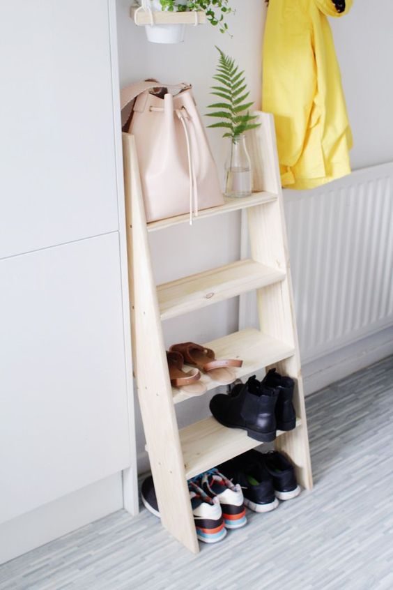 04-a-modern-comfy-ladder-shelf-for-shoe-storage-in-the-entryway