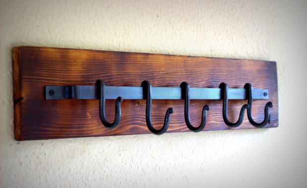 1-18-practical-handmade-coat-rack-ideas-you-can-produce-by-yourself-12-620x413-1