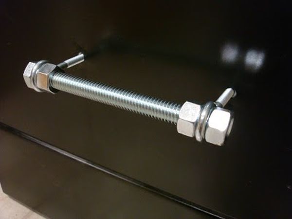 1-metalic-industrial-drawer-pulls