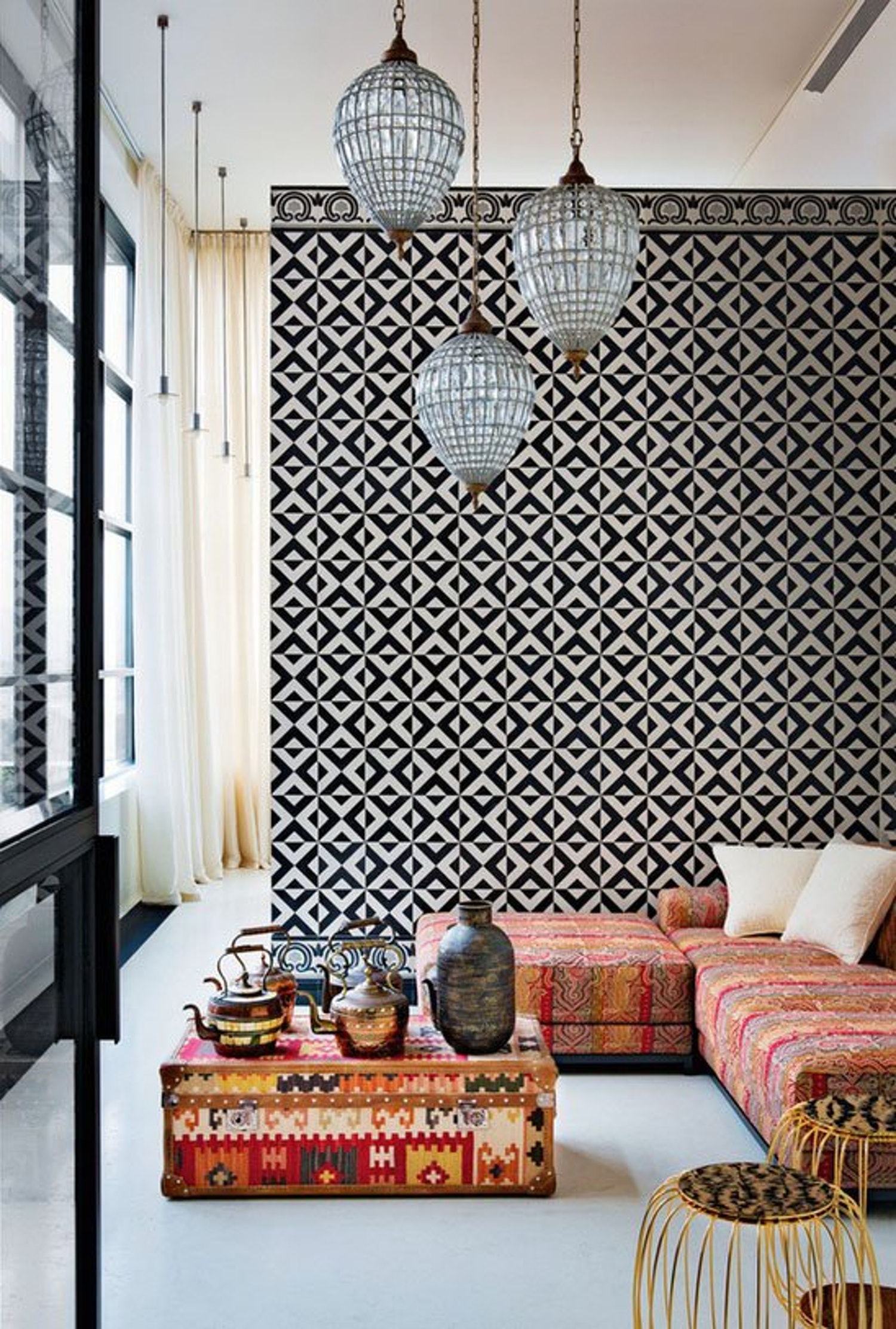1moroccan-home-decor-ideas-youll-want-to-get-for-your-city-apartment_2