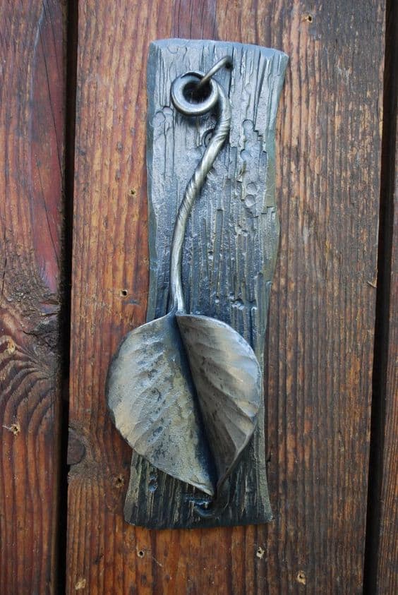2-17-unique-and-interesting-door-knobs-for-an-appealing-front-door-5