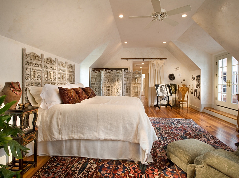 2-burnished-plaster-walls-and-central-asian-styled-screen-give-the-room-a-touch-of-moroccan-vibe