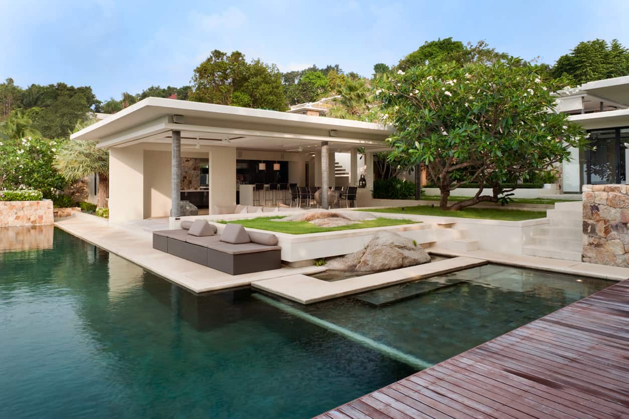 2-pool-house-cabana-apr8-10
