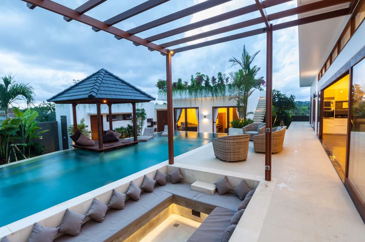 2-pool-house-cabana-apr8-12