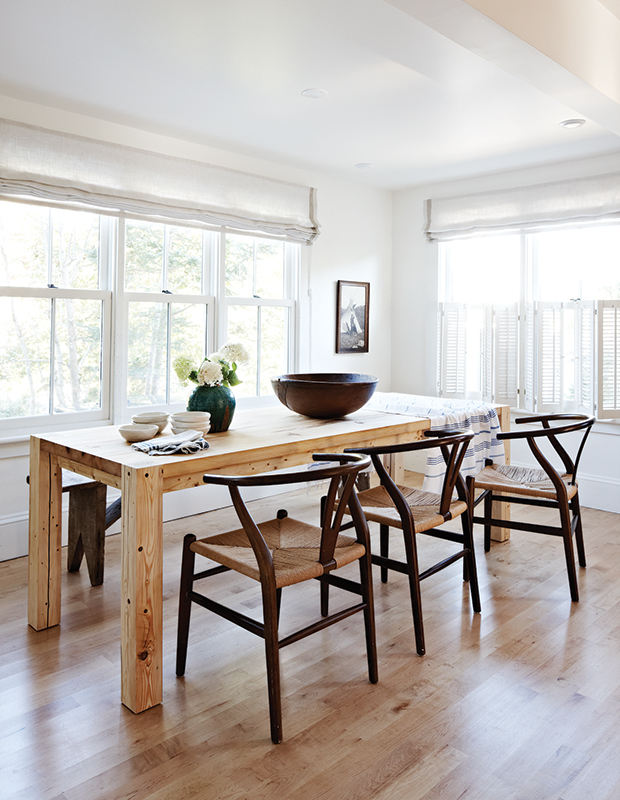 22-white-wood-rooms-deb-nelson-hh-jy14-thick-light-wood-dining-table