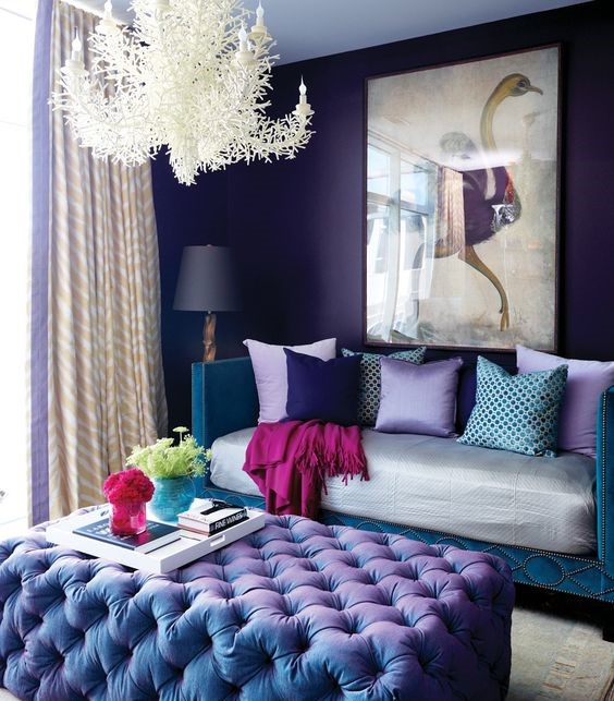 24-violet-and-teal-glam-living-room-with-a-unique-chandelier-and-a-crazy-artwork