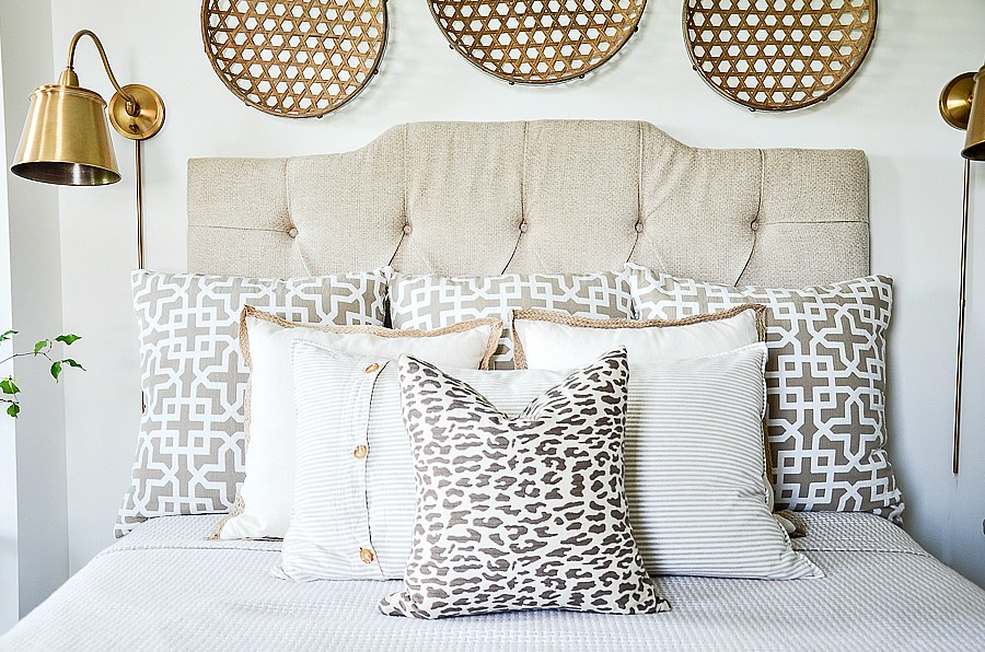 Arranging-bed-pillows-summer-look